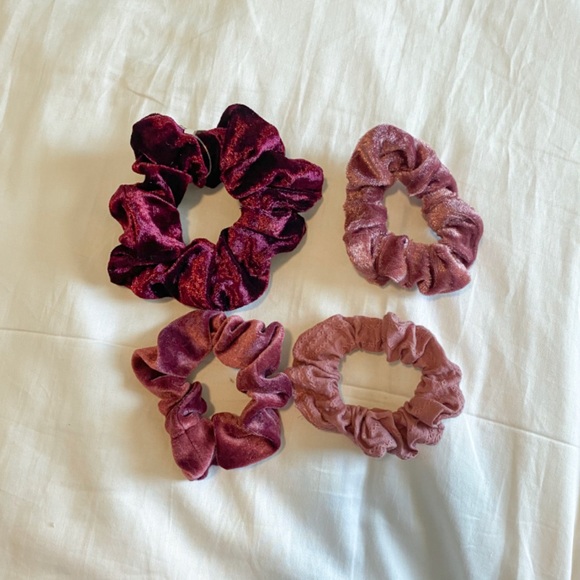 SOLD! Scrunchie bundle - Picture 4 of 4